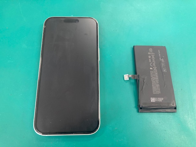 iPhone 15 のバッテリー交換を行いました